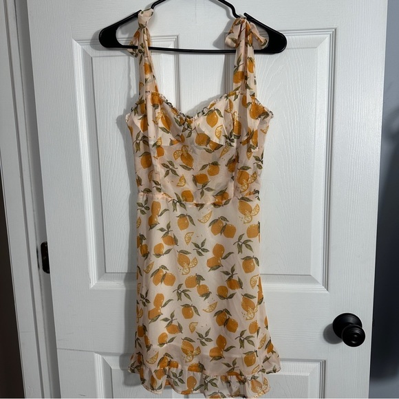 Aqua Dresses & Skirts - Aqua dress sz small, blush with a lemon pattern, flowy, dainty, feminine